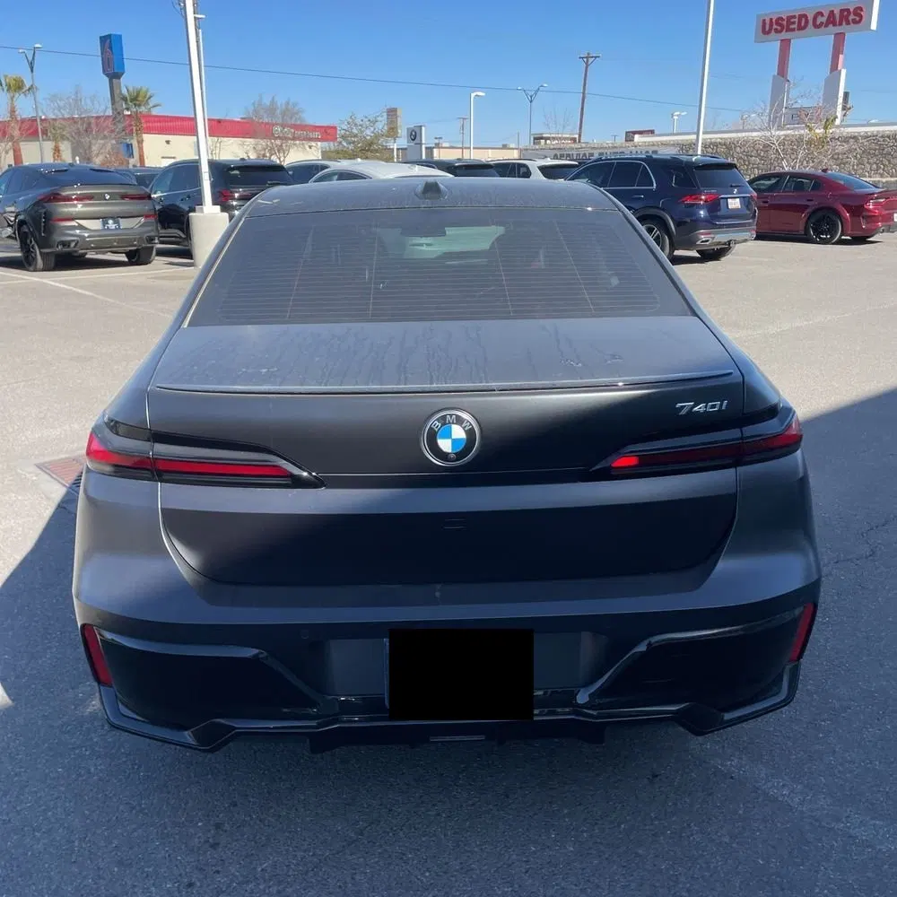 2023 BMW 7-Series 740i
