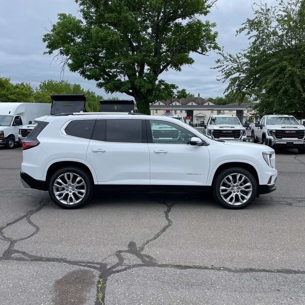 2024 GMC Acadia Denali