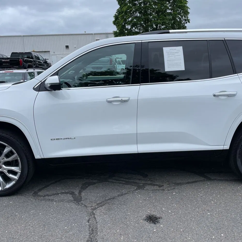 2024 GMC Acadia Denali