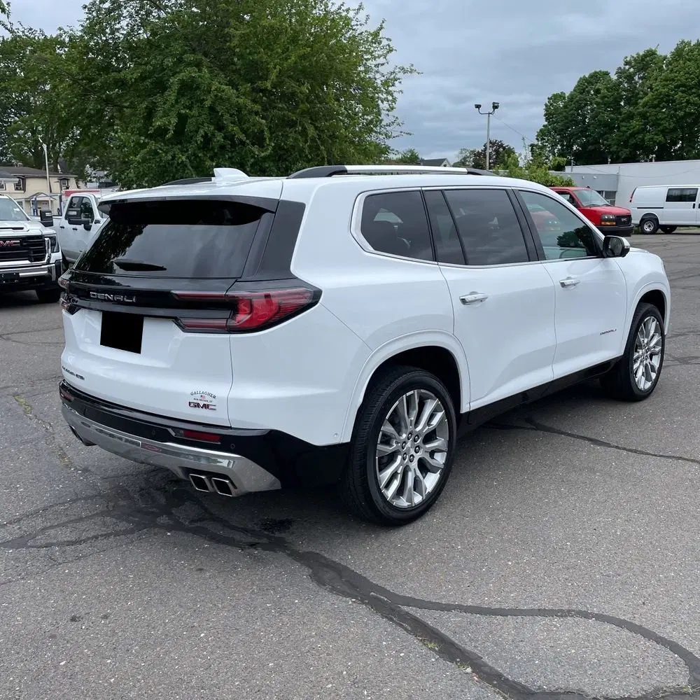 2024 GMC Acadia Denali