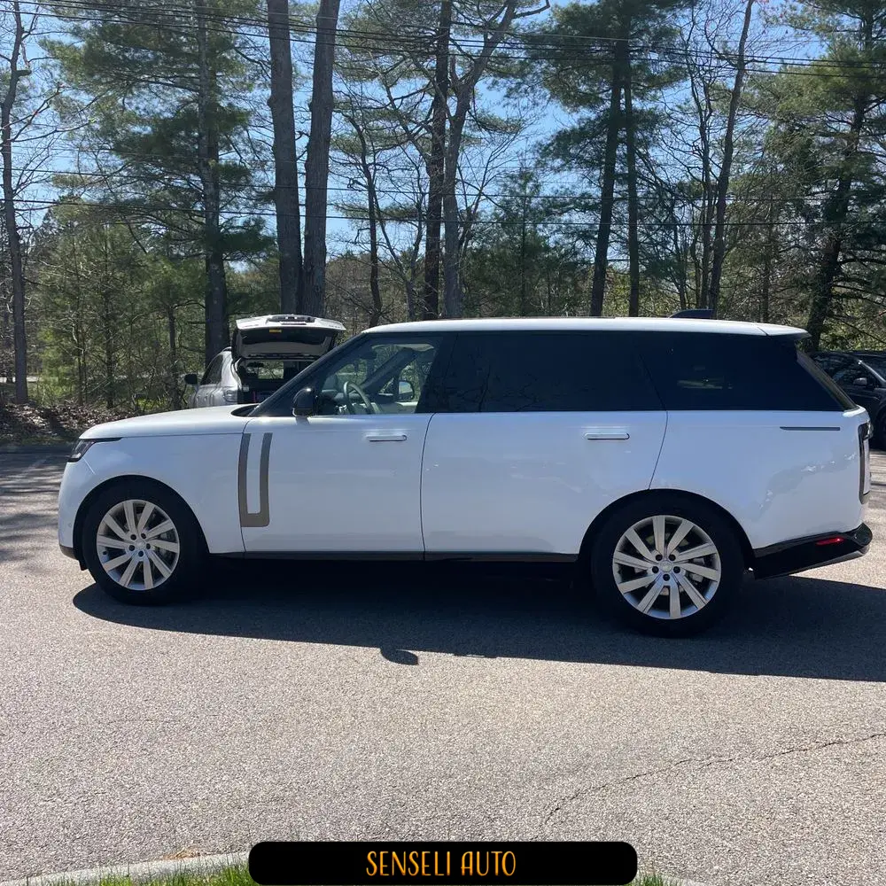2024 Land Rover Range Rover P400 SE LWB
