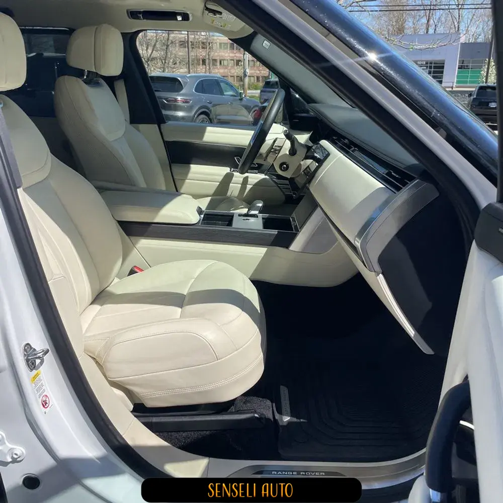 2024 Land Rover Range Rover P400 SE LWB