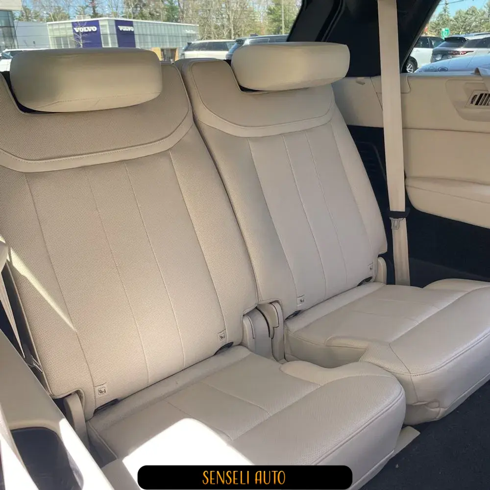 2024 Land Rover Range Rover P400 SE LWB
