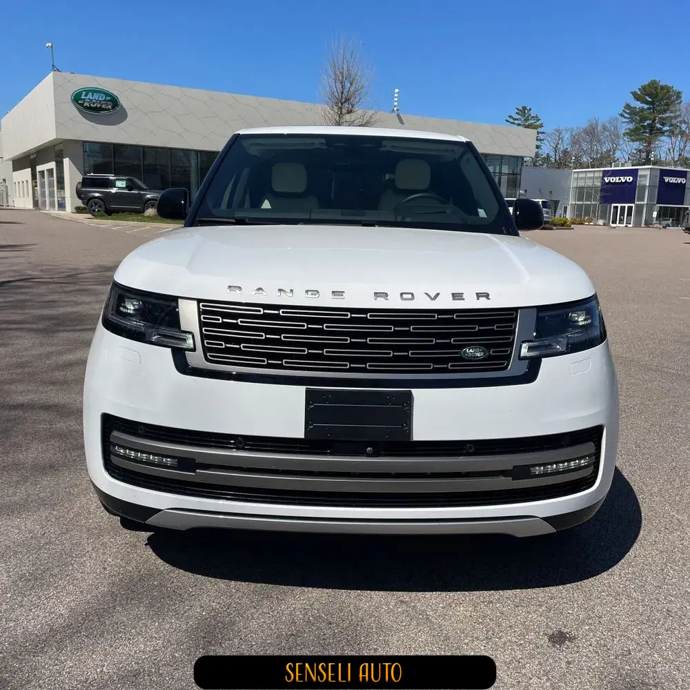 2024 Land Rover Range Rover P400 SE LWB