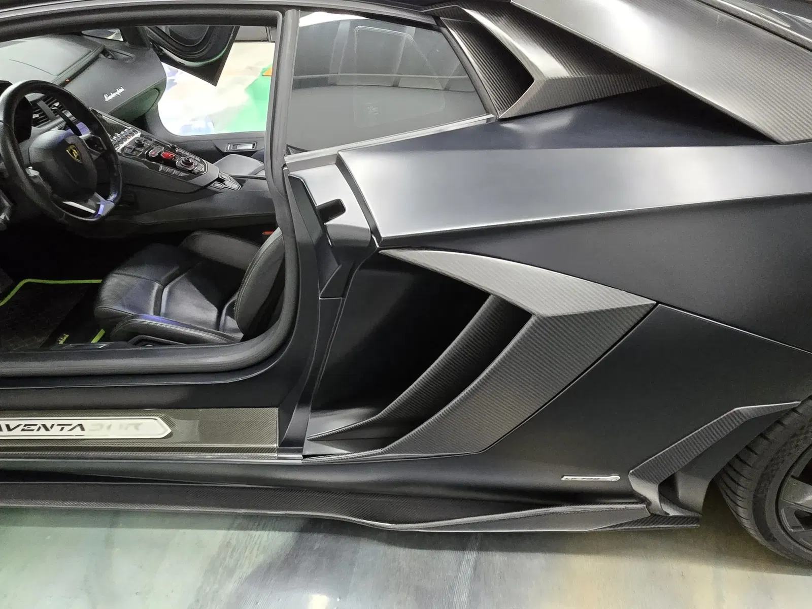2012 Lamborghini Aventador LP700-4 Coupe
