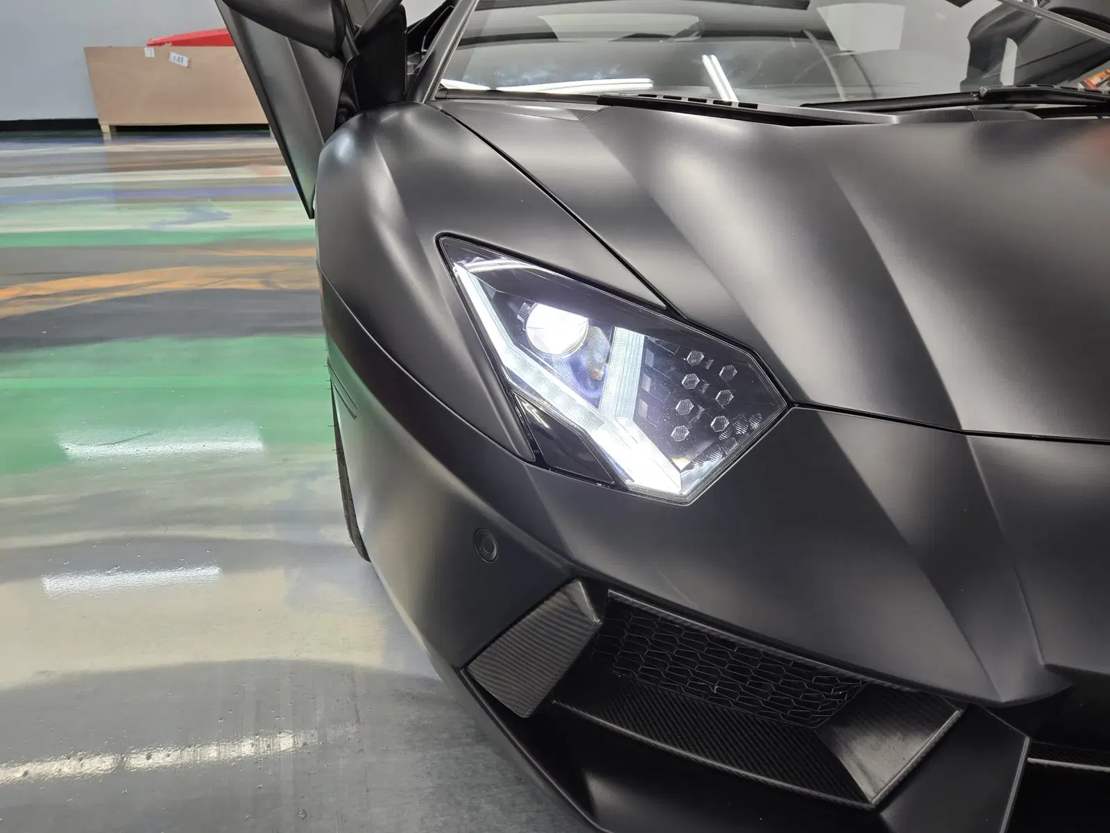2012 Lamborghini Aventador LP700-4 Coupe