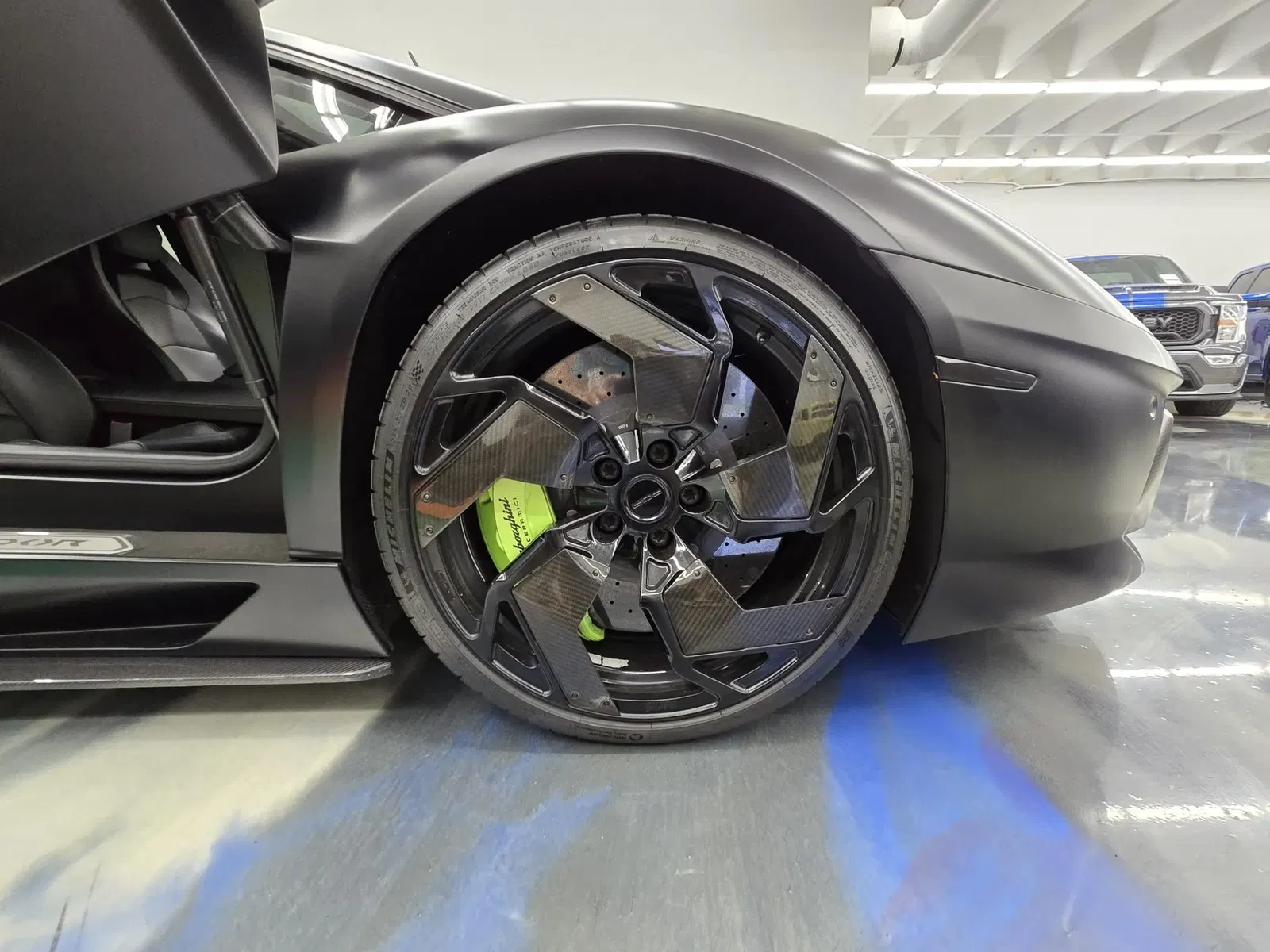 2012 Lamborghini Aventador LP700-4 Coupe