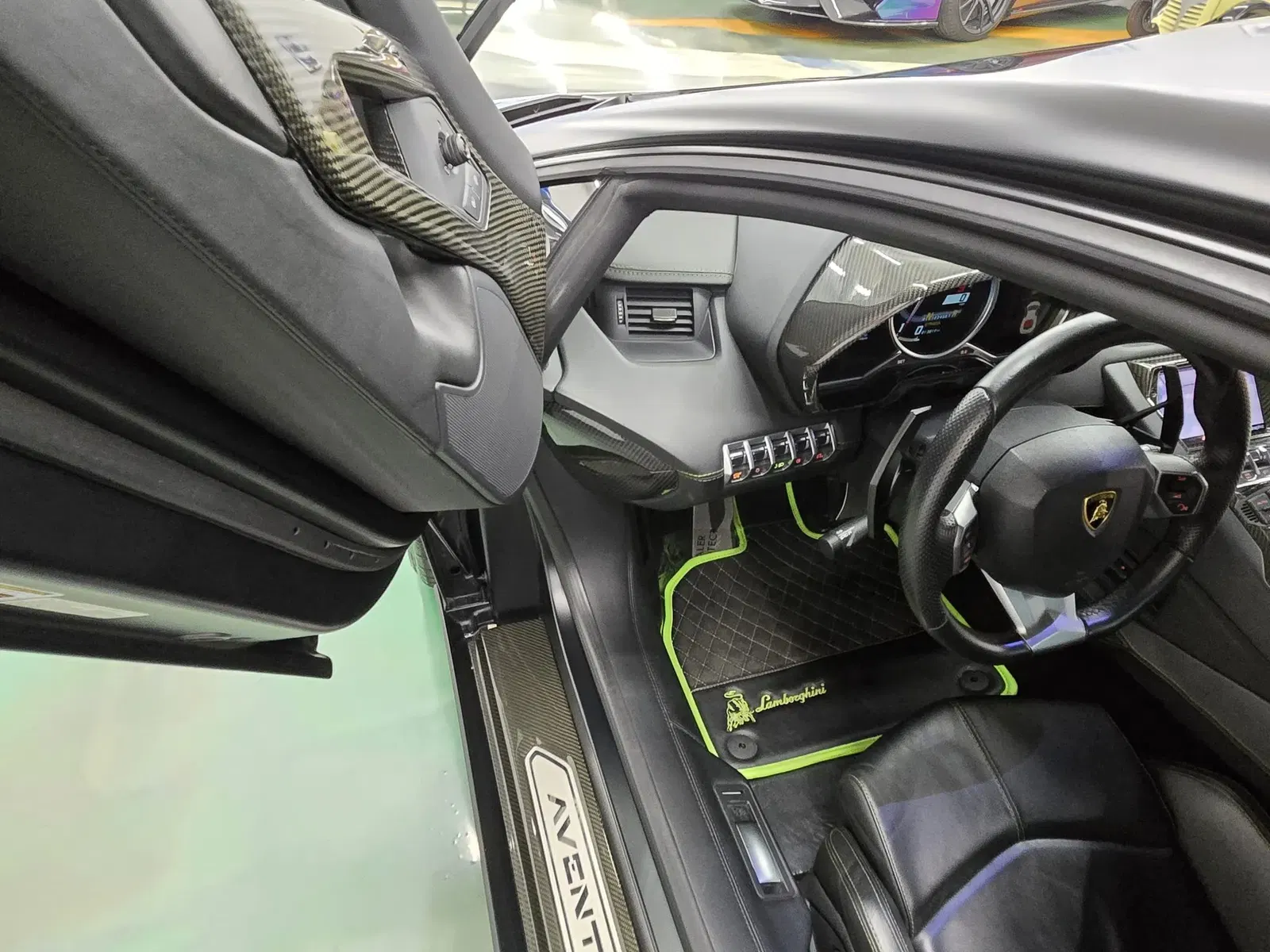2012 Lamborghini Aventador LP700-4 Coupe
