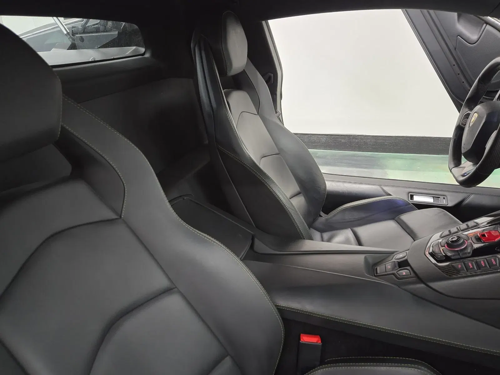 2012 Lamborghini Aventador LP700-4 Coupe