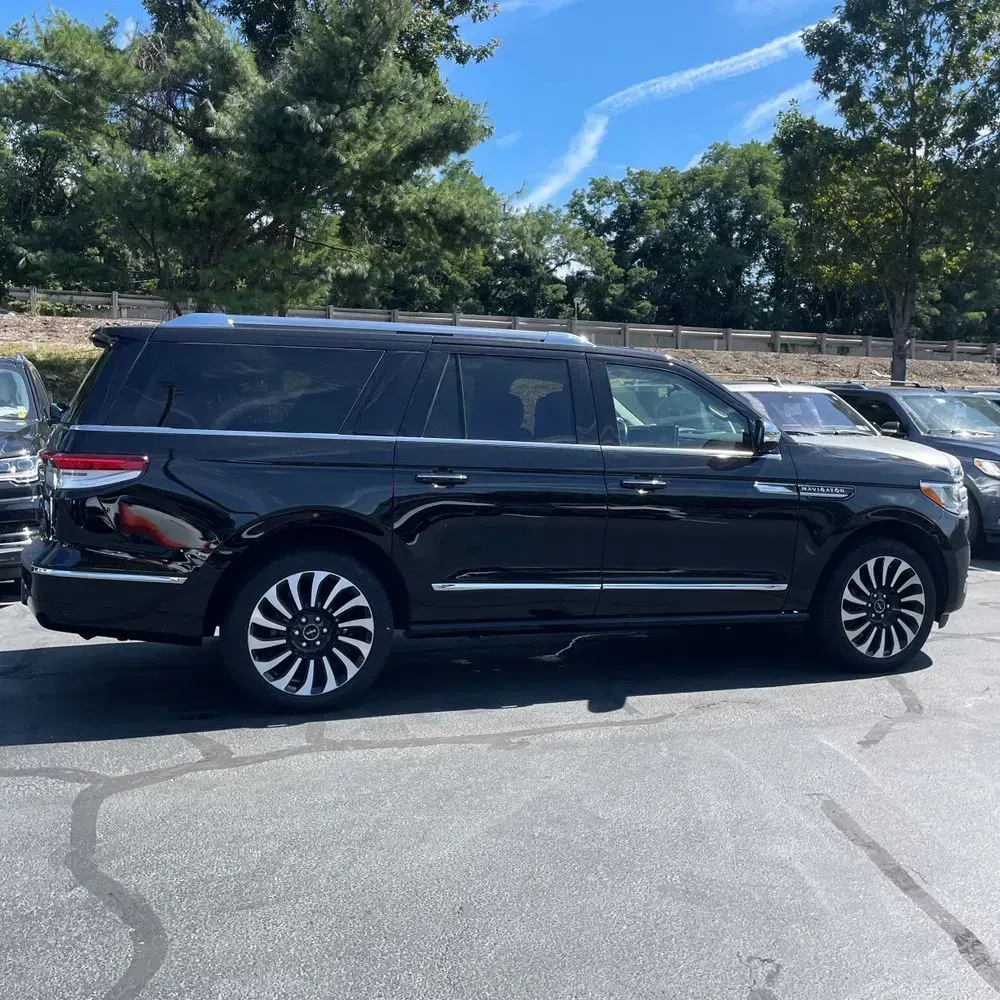 2022 Lincoln Navigator L Black Label