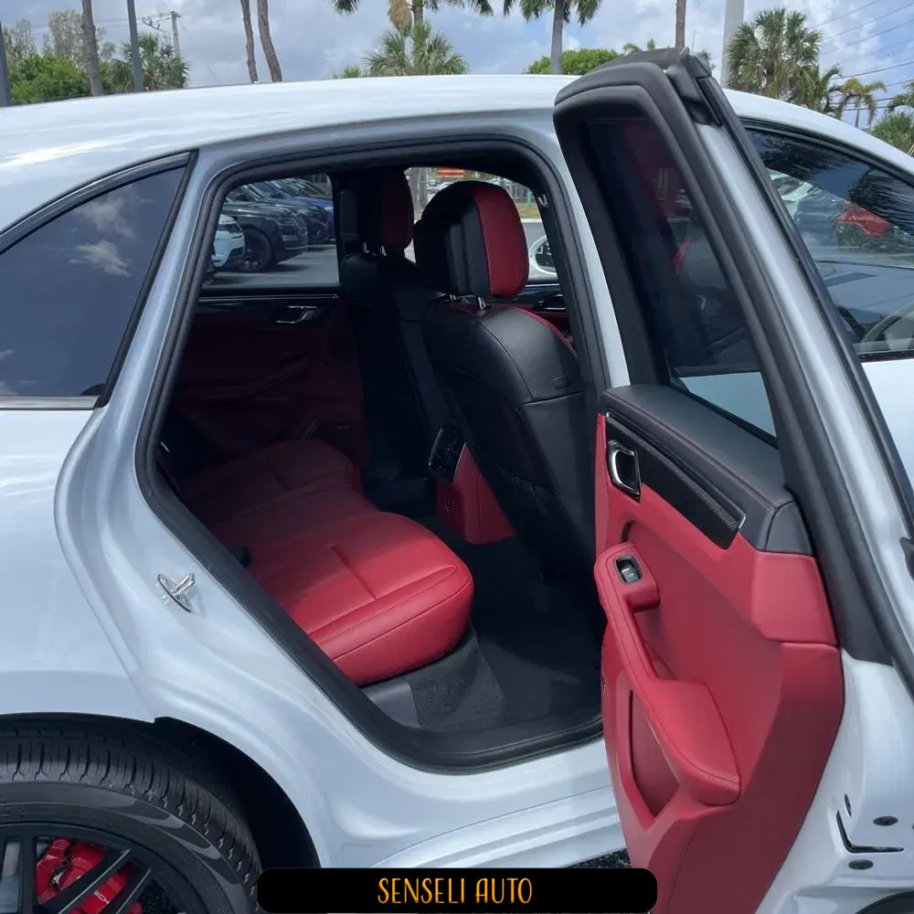 2024 Porsche Macan GTS