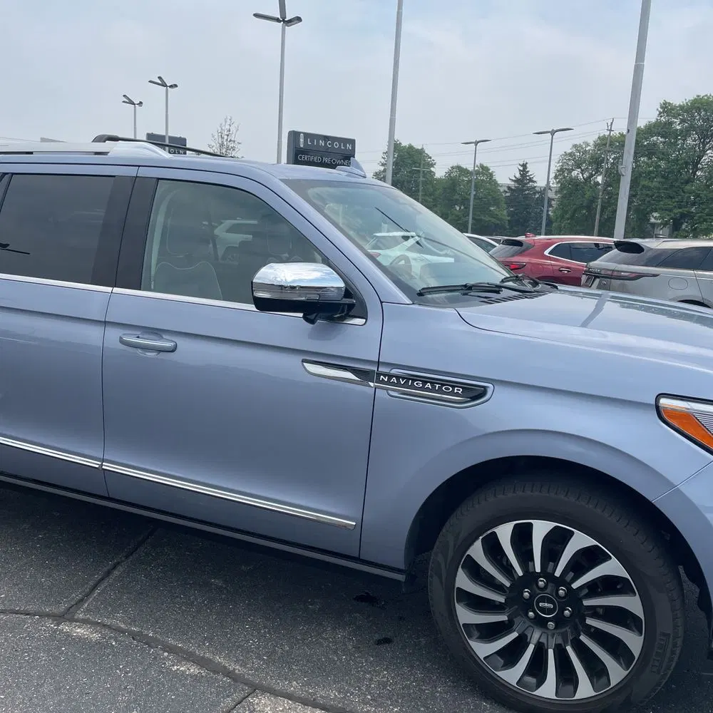 2022 Lincoln Navigator L Black Label
