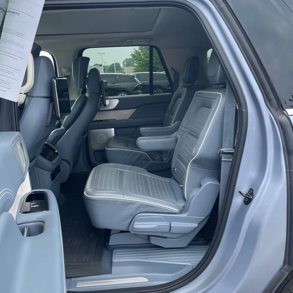 2022 Lincoln Navigator L Black Label