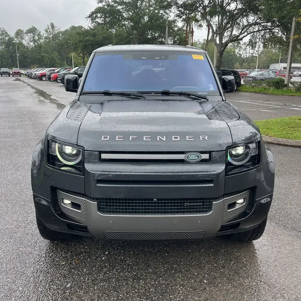 2022 Land Rover Defender 110 X-Dynamic SE