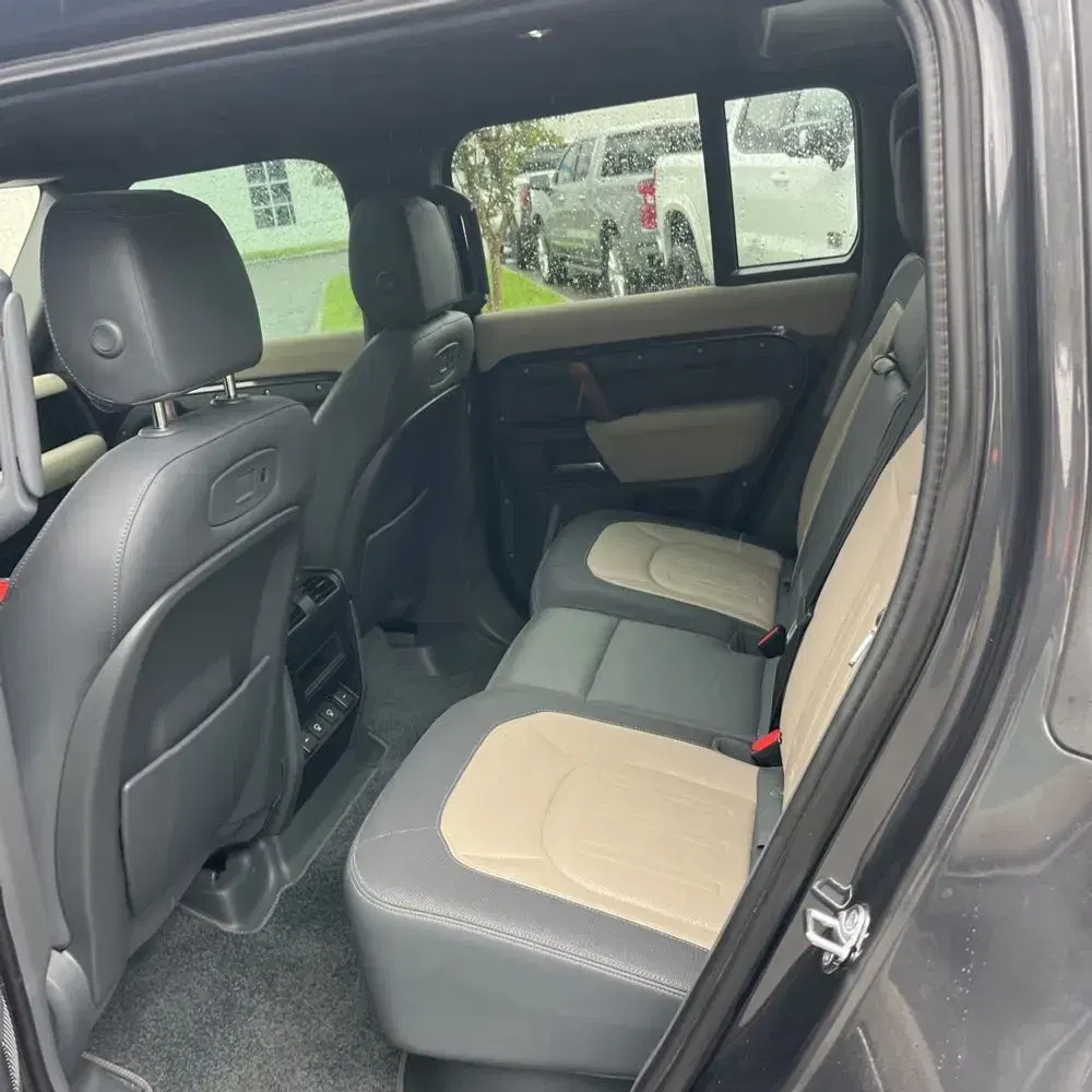 2022 Land Rover Defender 110 X-Dynamic SE