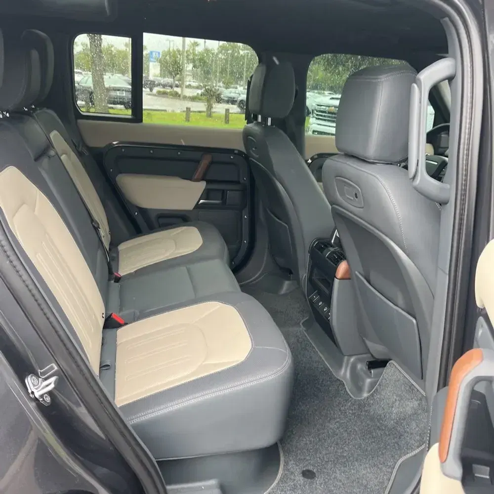 2022 Land Rover Defender 110 X-Dynamic SE