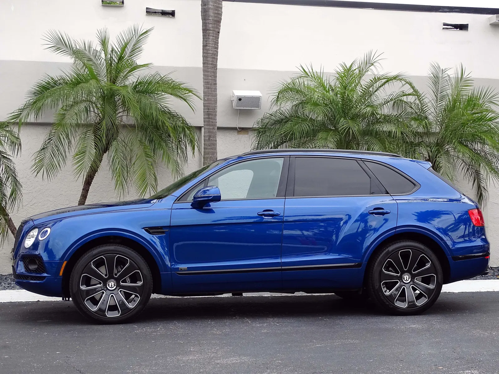 2020 Bentley Bentayga Design Series Edition  - ~20,500 Miles, Twin-Turbo V8, 4WD, Highly Equipped, Unmodified
