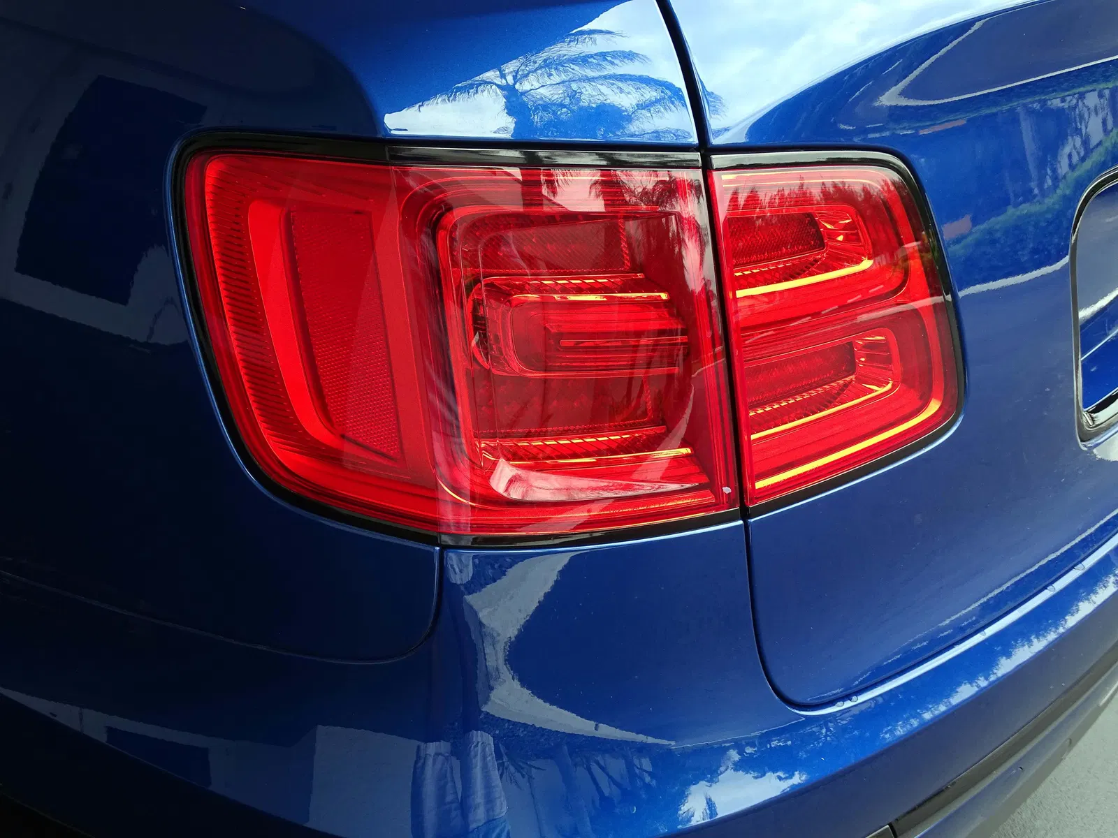 2020 Bentley Bentayga Design Series Edition  - ~20,500 Miles, Twin-Turbo V8, 4WD, Highly Equipped, Unmodified