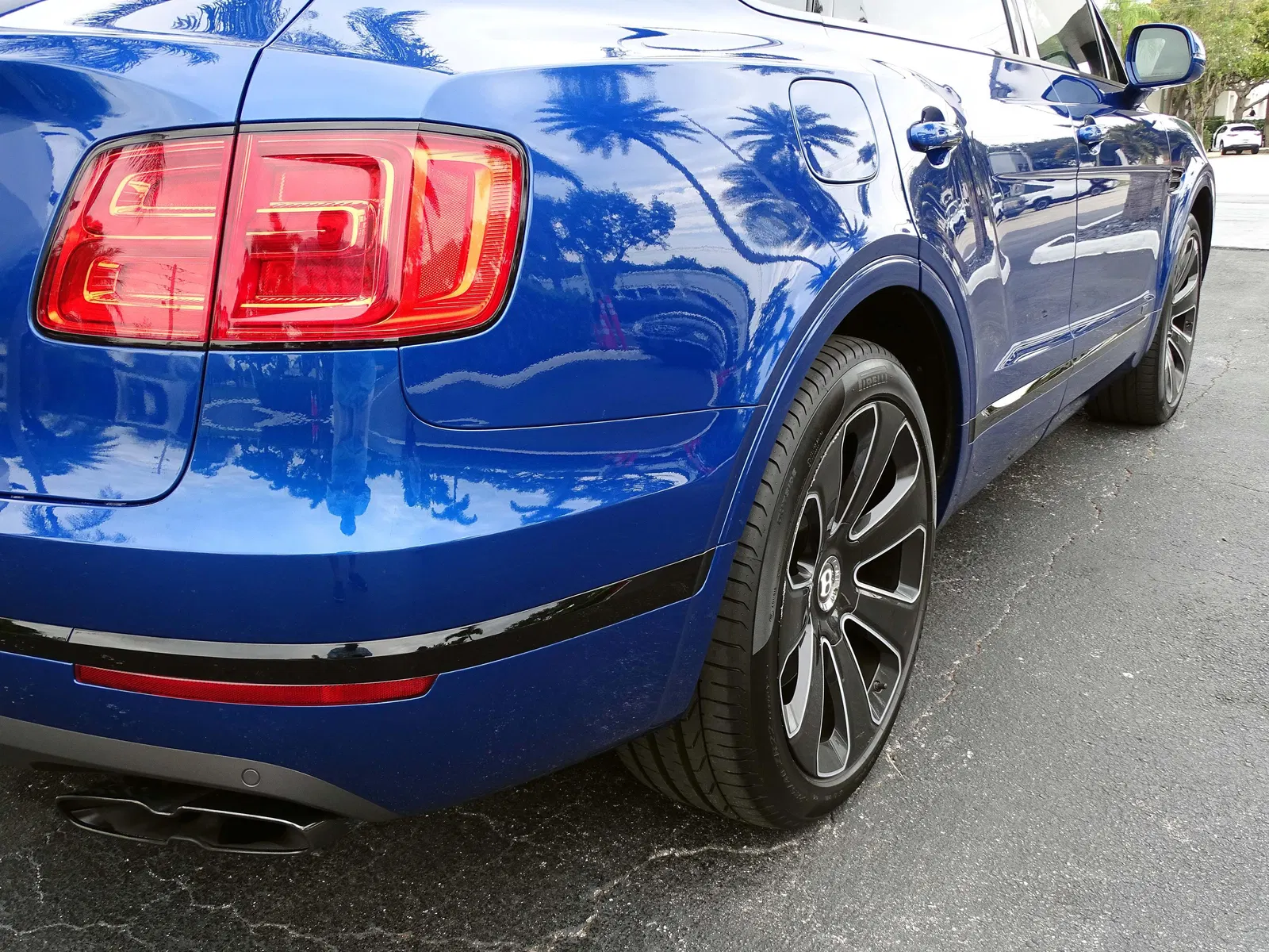 2020 Bentley Bentayga Design Series Edition  - ~20,500 Miles, Twin-Turbo V8, 4WD, Highly Equipped, Unmodified