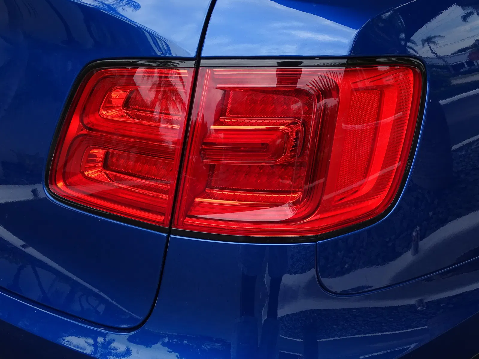 2020 Bentley Bentayga Design Series Edition  - ~20,500 Miles, Twin-Turbo V8, 4WD, Highly Equipped, Unmodified