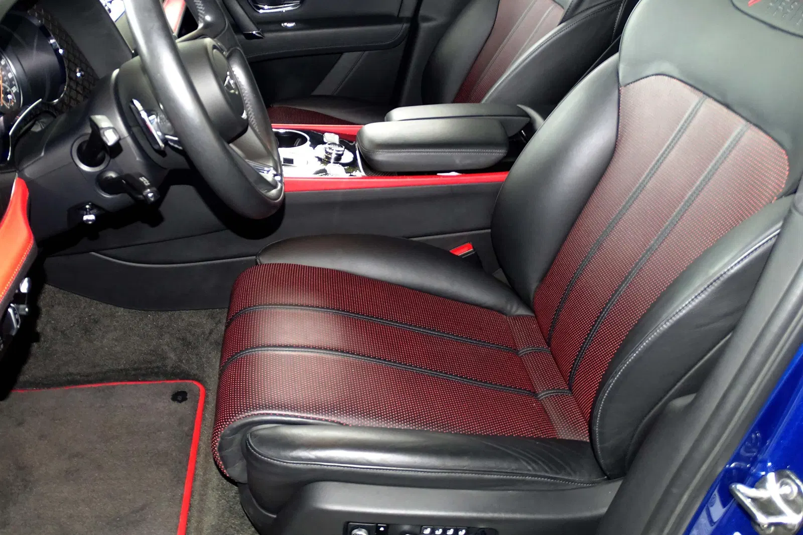 2020 Bentley Bentayga Design Series Edition  - ~20,500 Miles, Twin-Turbo V8, 4WD, Highly Equipped, Unmodified