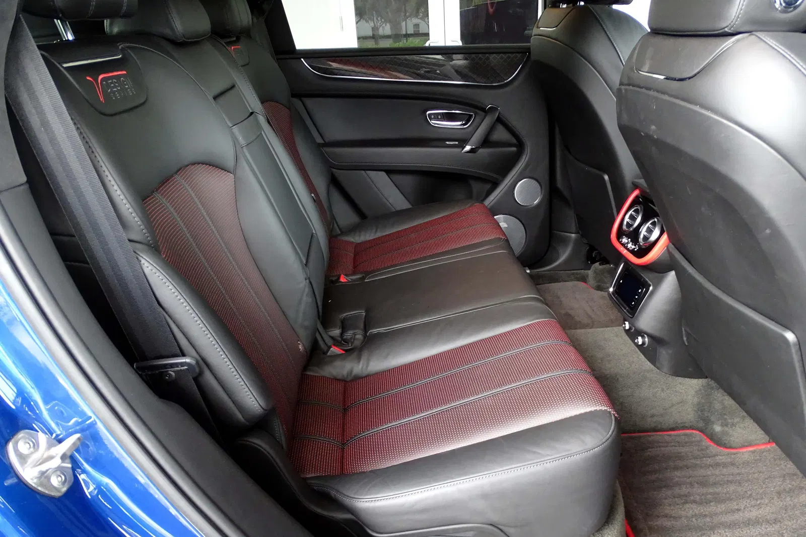 2020 Bentley Bentayga Design Series Edition  - ~20,500 Miles, Twin-Turbo V8, 4WD, Highly Equipped, Unmodified