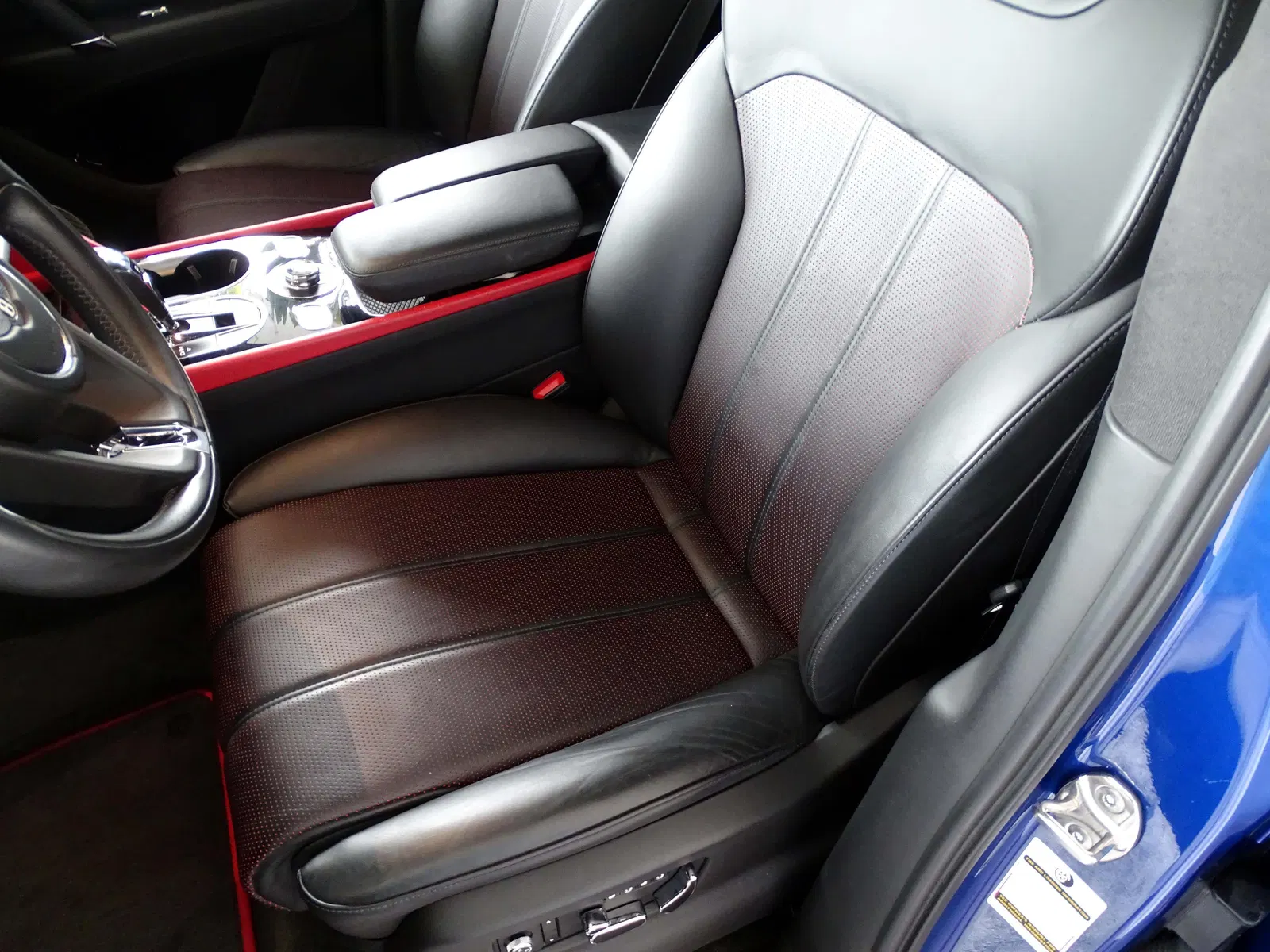 2020 Bentley Bentayga Design Series Edition  - ~20,500 Miles, Twin-Turbo V8, 4WD, Highly Equipped, Unmodified
