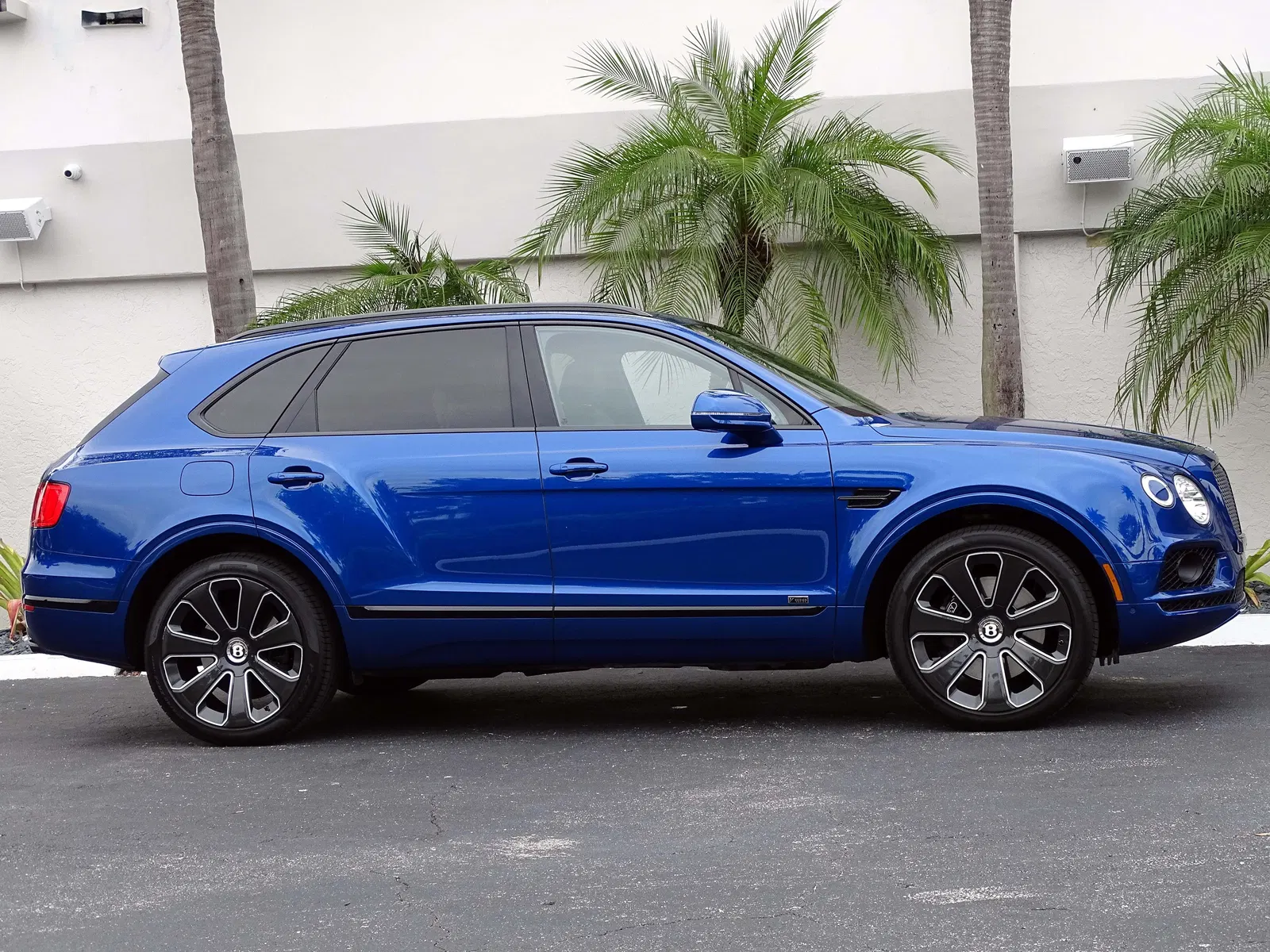 2020 Bentley Bentayga Design Series Edition  - ~20,500 Miles, Twin-Turbo V8, 4WD, Highly Equipped, Unmodified