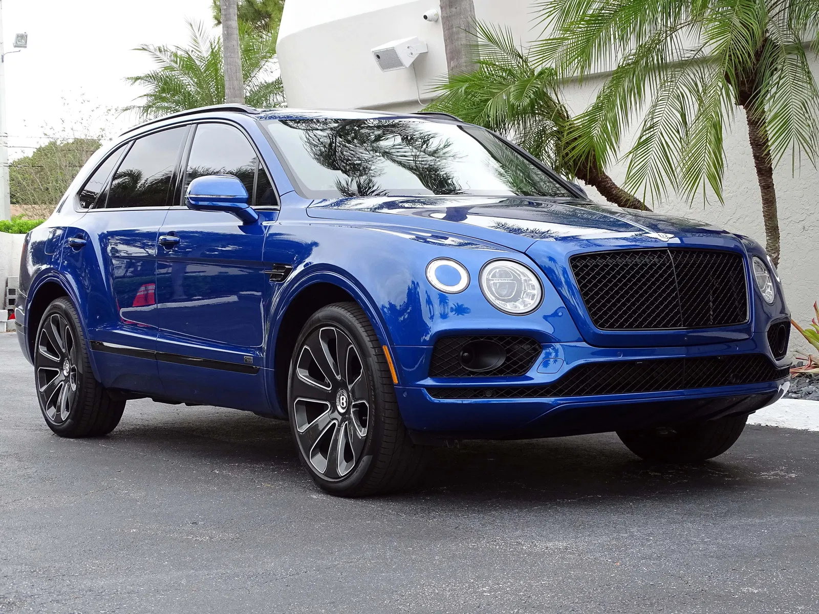 2020 Bentley Bentayga Design Series Edition  - ~20,500 Miles, Twin-Turbo V8, 4WD, Highly Equipped, Unmodified
