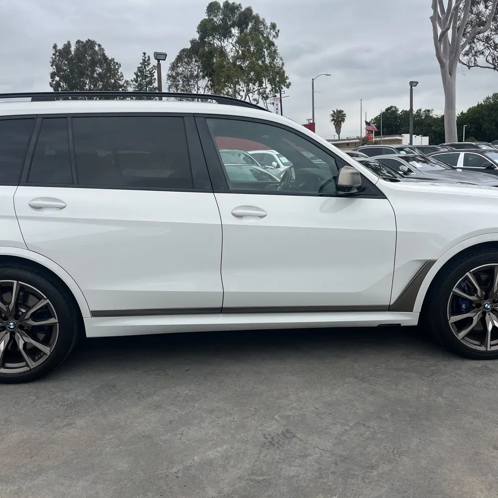 2022 BMW X7 M50i