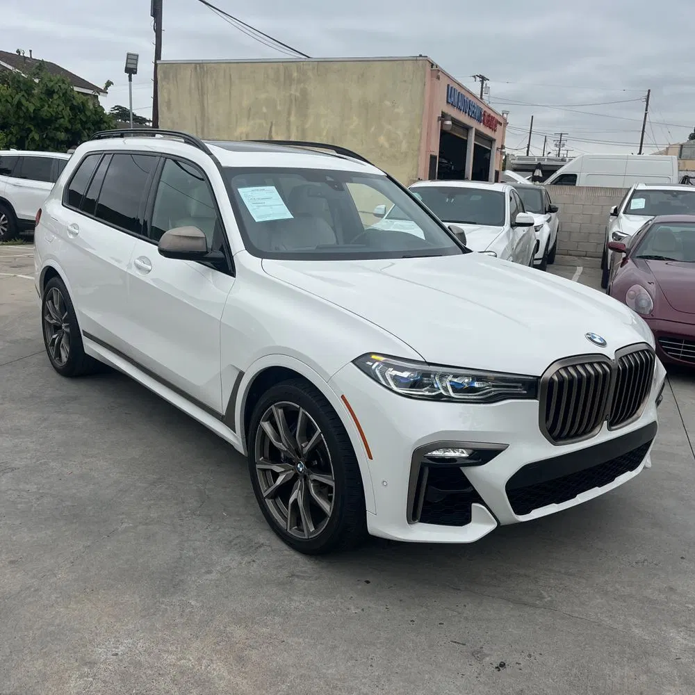 2022 BMW X7 M50i