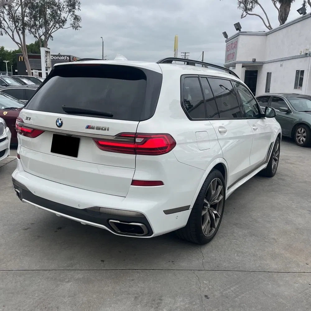 2022 BMW X7 M50i