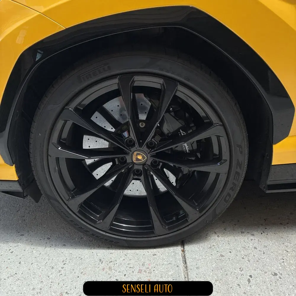 2022 Lamborghini Urus Base