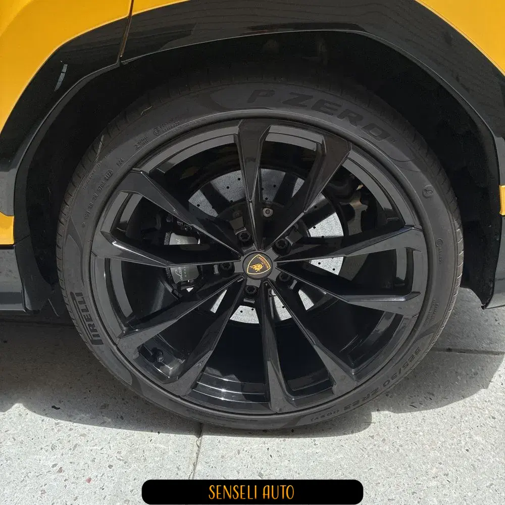 2022 Lamborghini Urus Base
