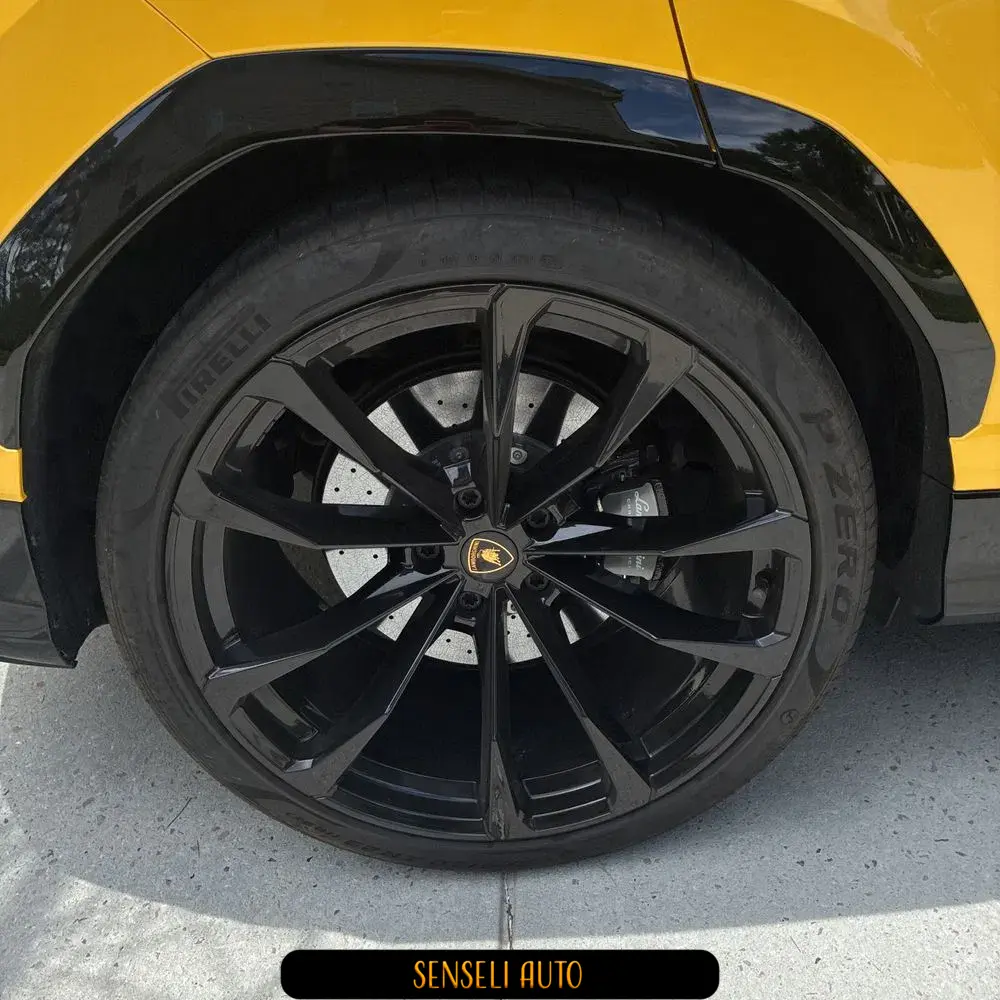2022 Lamborghini Urus Base