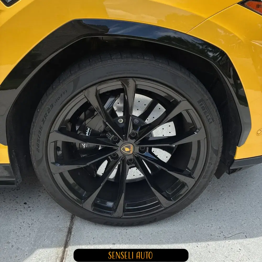 2022 Lamborghini Urus Base