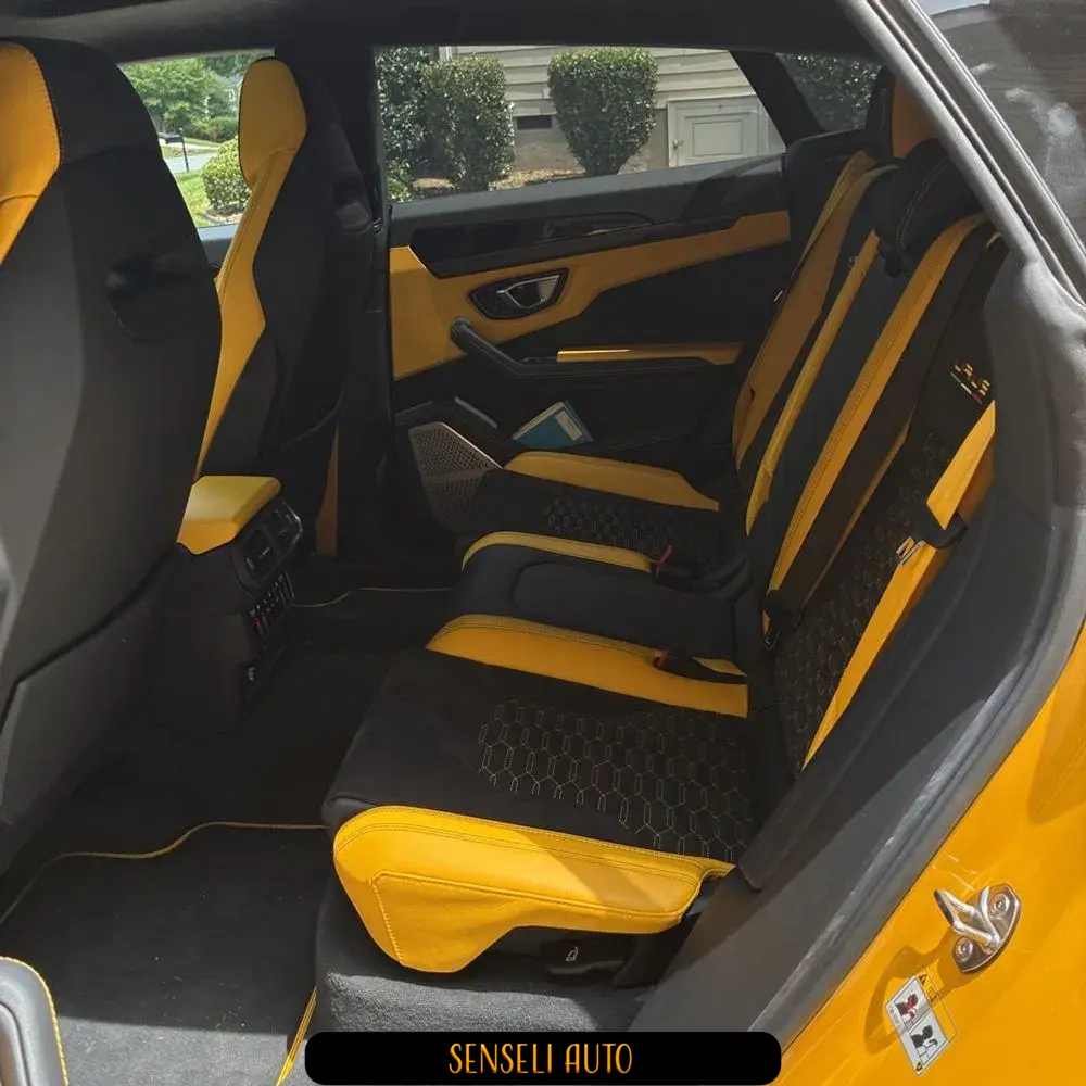 2022 Lamborghini Urus Base