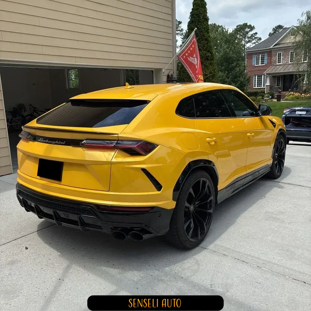2022 Lamborghini Urus Base