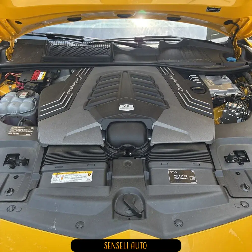 2022 Lamborghini Urus Base