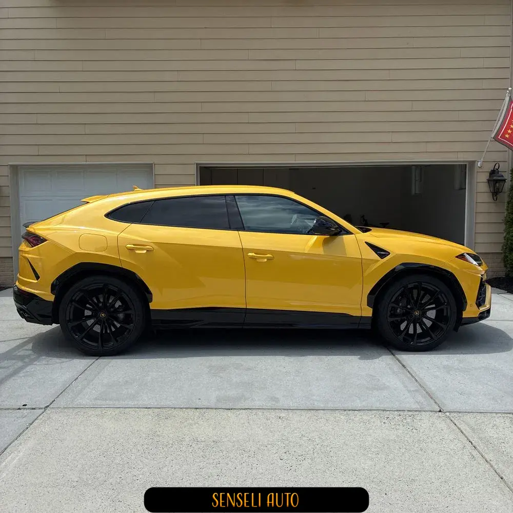 2022 Lamborghini Urus Base