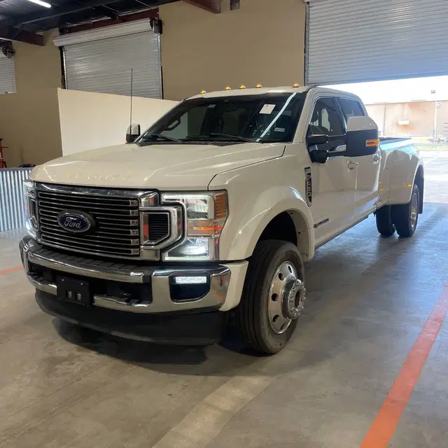 2022 Ford F-450 Super Duty Lariat