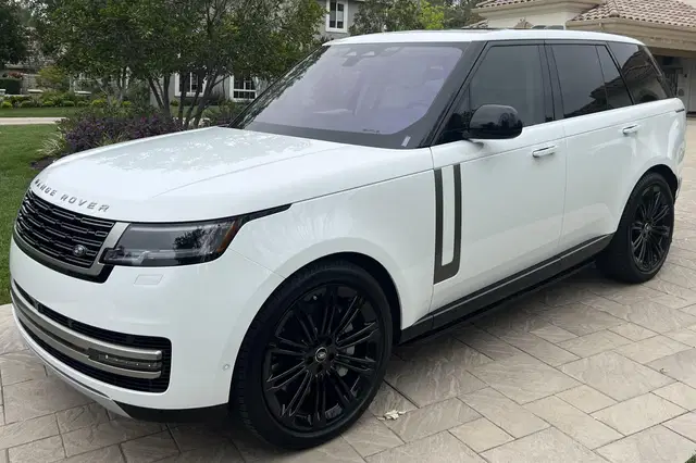 2023 Range Rover P530 SE - Twin-Turbo V8, $12,585 in Options, AWD, Mostly Unmodified
