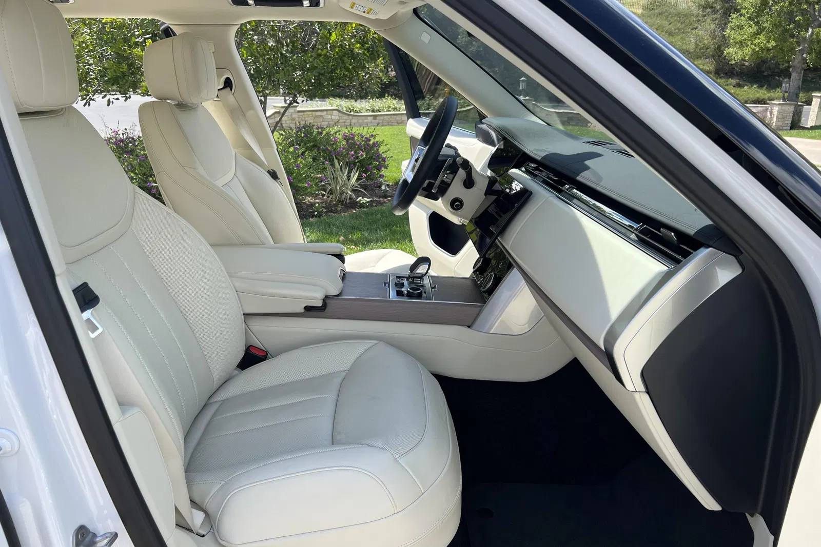 2023 Range Rover P530 SE - Twin-Turbo V8, $12,585 in Options, AWD, Mostly Unmodified