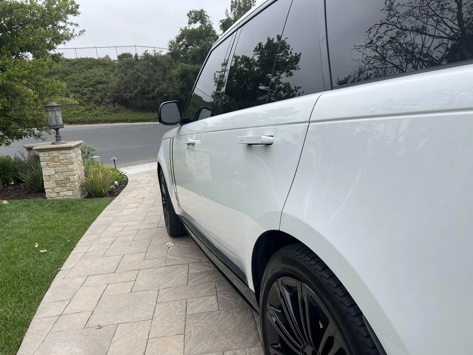 2023 Range Rover P530 SE - Twin-Turbo V8, $12,585 in Options, AWD, Mostly Unmodified