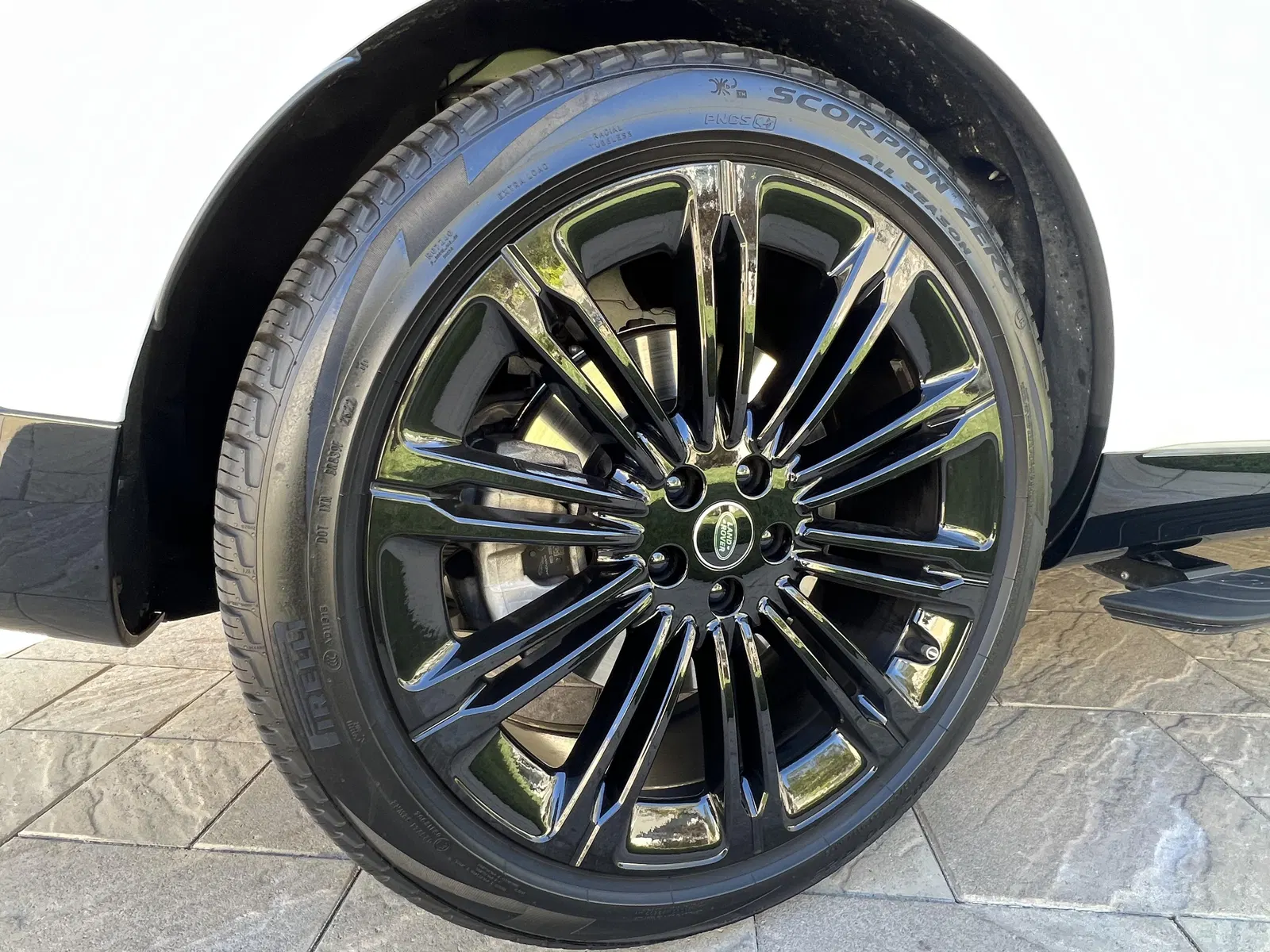 2023 Range Rover P530 SE - Twin-Turbo V8, $12,585 in Options, AWD, Mostly Unmodified