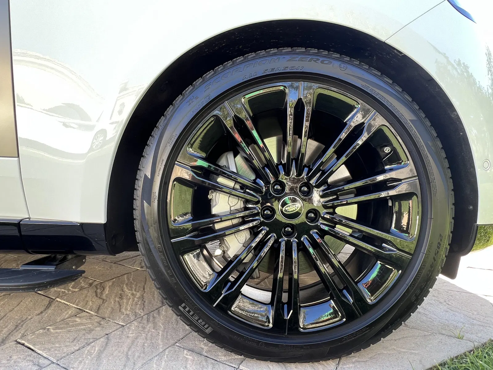 2023 Range Rover P530 SE - Twin-Turbo V8, $12,585 in Options, AWD, Mostly Unmodified