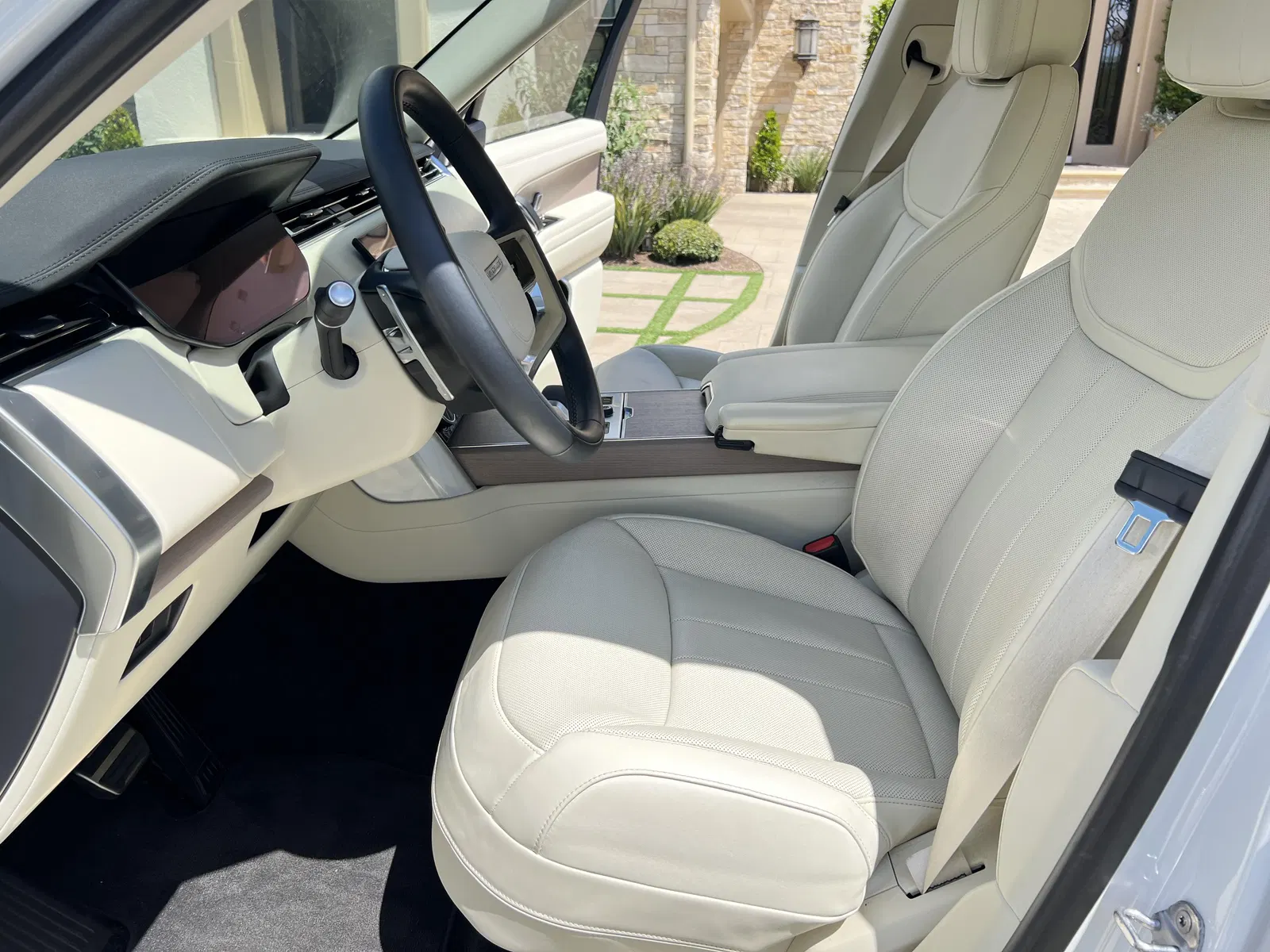 2023 Range Rover P530 SE - Twin-Turbo V8, $12,585 in Options, AWD, Mostly Unmodified