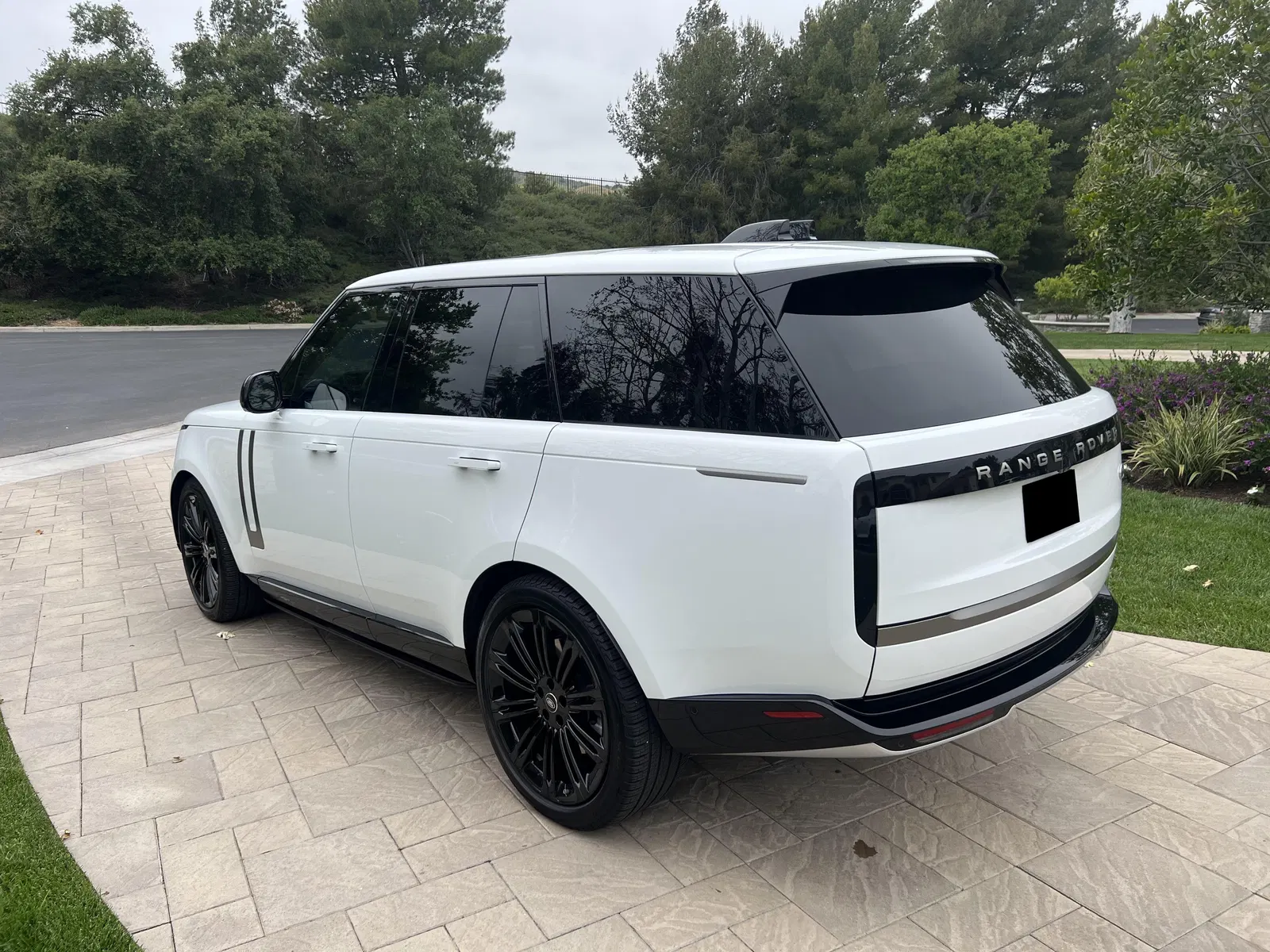 2023 Range Rover P530 SE - Twin-Turbo V8, $12,585 in Options, AWD, Mostly Unmodified
