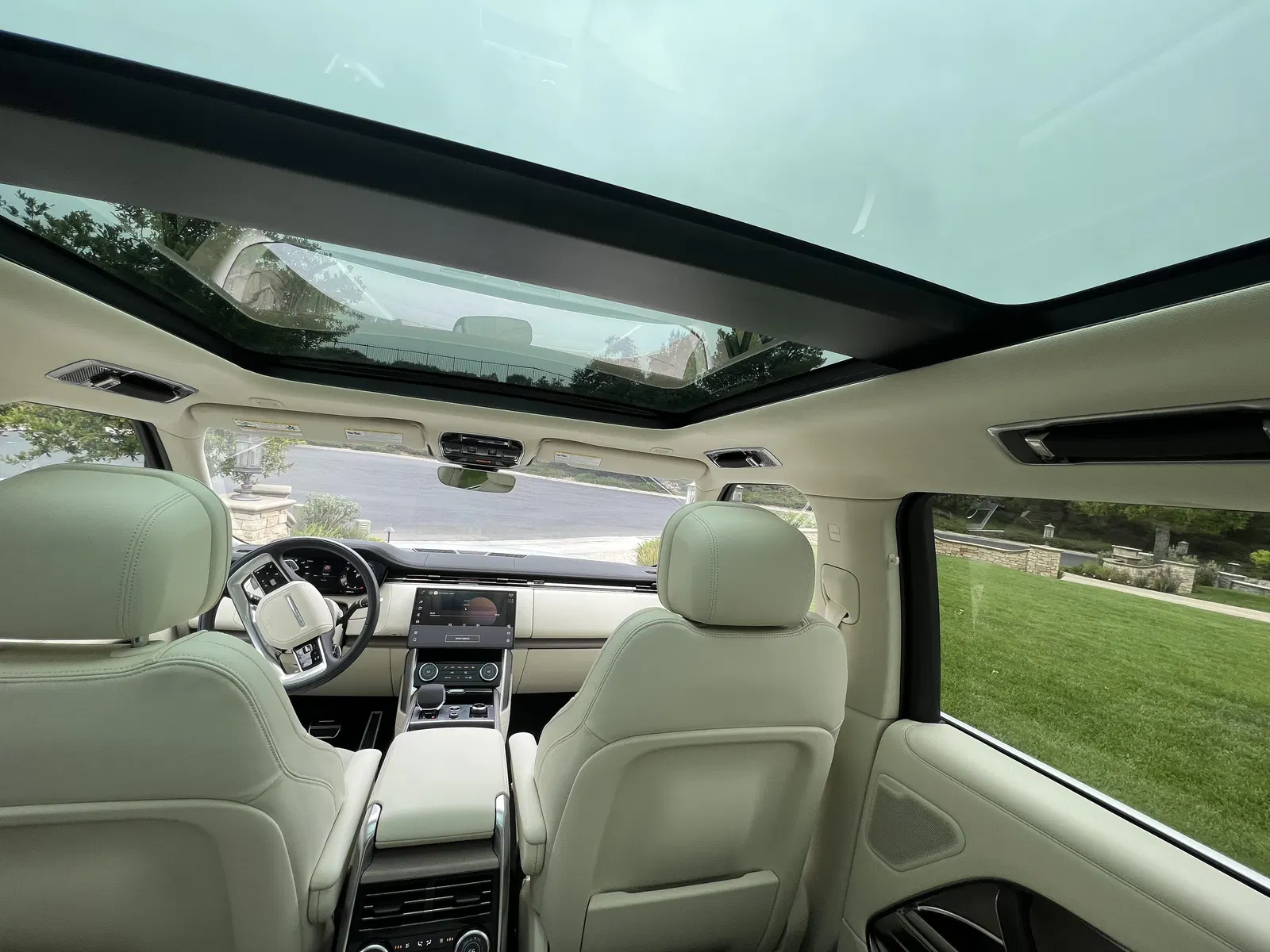 2023 Range Rover P530 SE - Twin-Turbo V8, $12,585 in Options, AWD, Mostly Unmodified