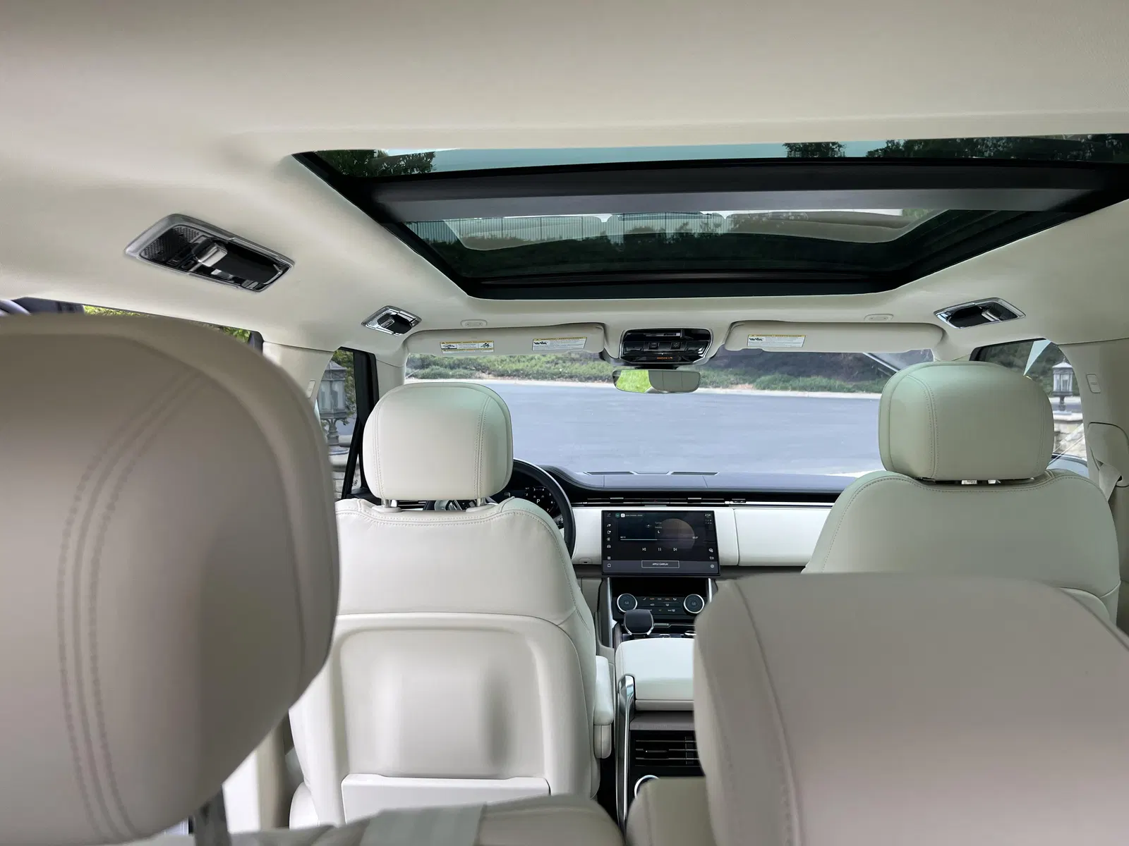 2023 Range Rover P530 SE - Twin-Turbo V8, $12,585 in Options, AWD, Mostly Unmodified